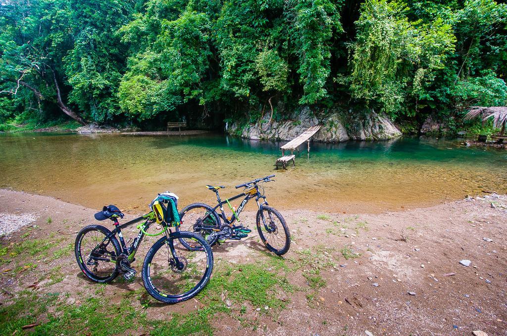 Jeepney Hostel And Kite Resort Balabag  Экстерьер фото