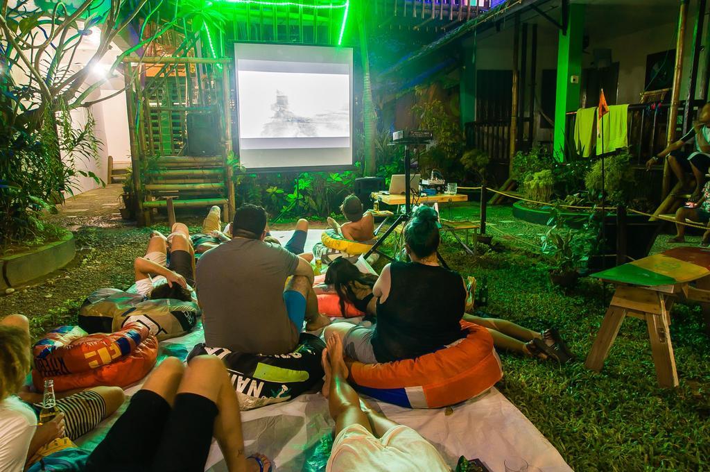Jeepney Hostel And Kite Resort Balabag  Экстерьер фото